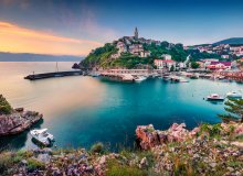 Vrbnik Insel Krk Kvarner Bucht Kroatien © Andrew Mayovskyy - stock.adobe.com