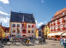 Volkach Fränkisches Weinland Main Franken Bayern Deutschland © Sina Ettmer - stock.adobe.com