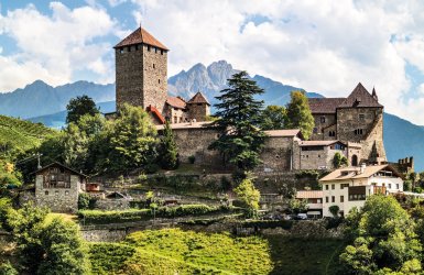 Dorf Tirol Meraner Land Südtirol Italien+ © Frank Krautschick - stock.adobe.com