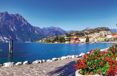 Torbole Gardasee Trentino Italien © Comofoto - stock.adobe.com