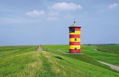 Pilsum (bei Greetsiel) Ostfriesland Niedersachsen Deutschland © DOC RABE Media-fotolia.com