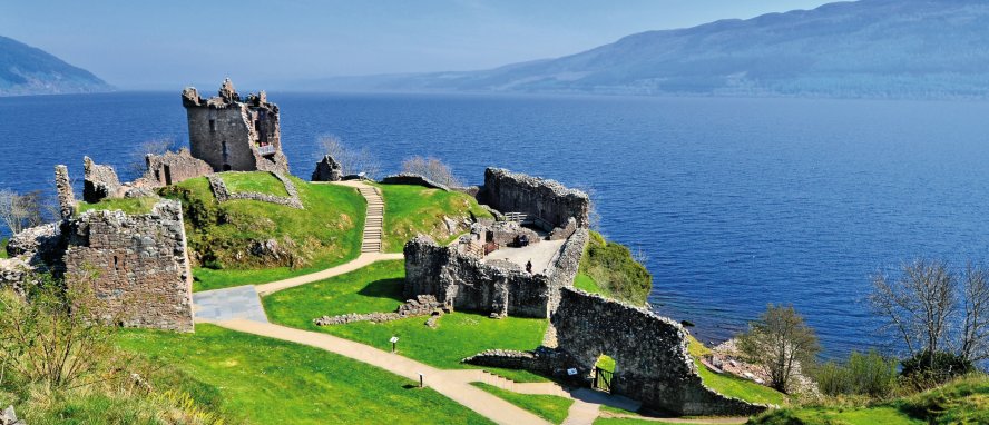 Loch Ness Highlands Schottland Großbritannien © Jenifoto-fotolia.com
