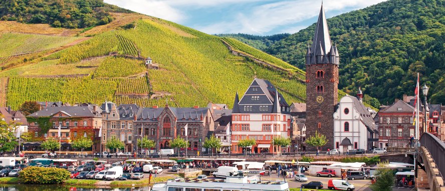 Bernkastel-Kues, Rheinland-Pfalz, Deutschland © mojolo-stock.adobe.com