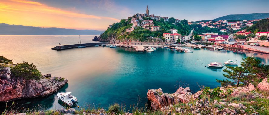 Vrbnik Insel Krk Kvarner Bucht Kroatien © Andrew Mayovskyy - stock.adobe.com