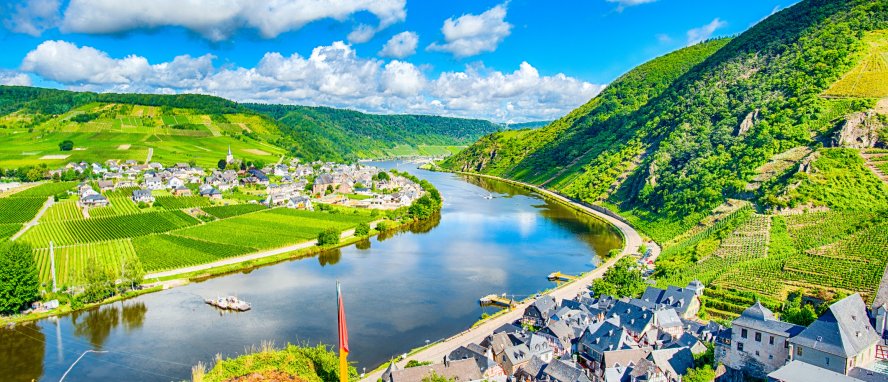 Beilstein Mosel Rheinland-Pfalz Deutschland © Harald Tedesco - stock.adobe.com