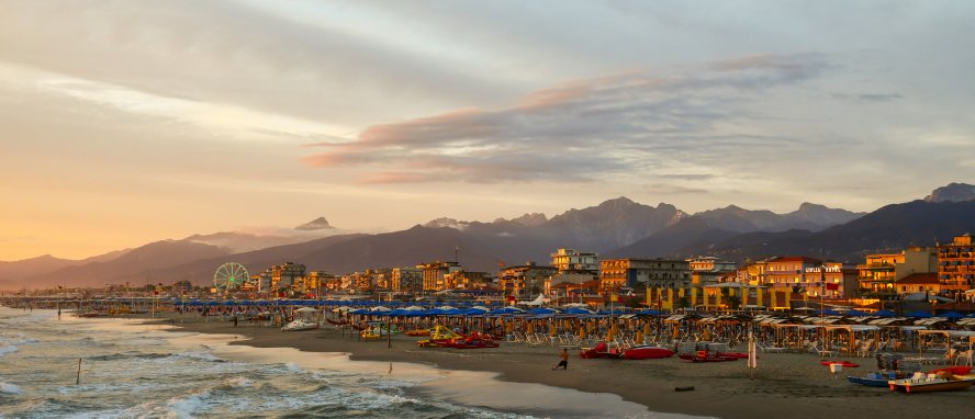 Lido di Camaiore Versiliaküste Toskana Italien © Simona Sirio - stock.adobe.com