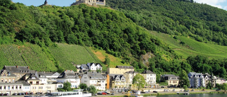 Bernkastel-Kues Mosel Rheinland-Pfalz Deutschland © Jolanta Mayerberg-fotolia.com